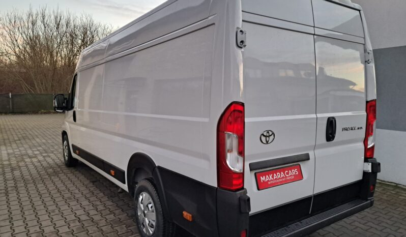 Toyota Proace full