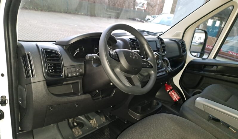 Toyota Proace full